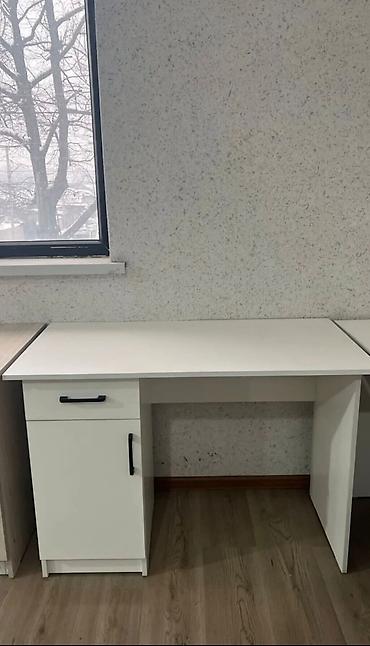 Компьютерные столы: Компьютерный стол, Новый, С полками — 2