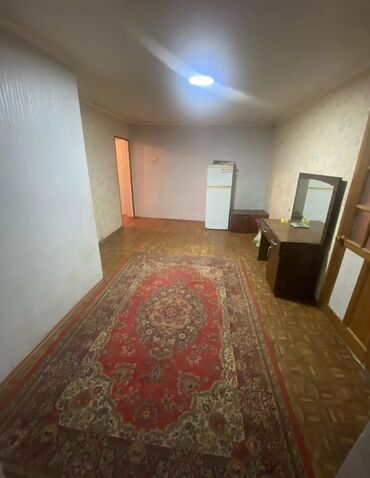 3 комнатные квартиры в бишкеке продажа: 2 комнаты, 43 м², Хрущевка, 3 этаж, Старый ремонт