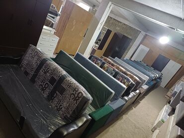 Компьютерные столы: Компьютерный стол, Новый, С полками — 24