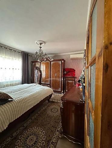 Продажа коттеджей и домов: Срочно продаю!!!Благоустроенный 2 этажный дом в районе Церкви, по 1й — 4