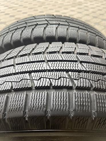 Шины: Продаю 2 зимние шины TOYO ❄️ Размер: 235/65 R18 • 106Q Бренд: TOYO — 2