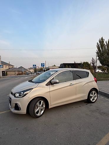 sea doo: Chevrolet Spark: 2017 г., 1 л, Автомат, Бензин, Хэтчбэк — 2