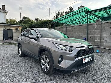 2022: Toyota RAV4: 2022 г., Кроссовер — 3