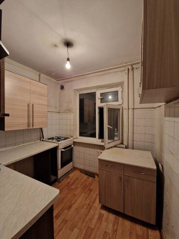 аренда квартир на долгий срок не дорого: 3 комнаты, 58 м², 104 серия, 3 этаж, Старый ремонт