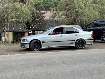 BMW: BMW 3 Series E36 sedan, gümüş rəng. - Kuzov: 4 qapı, M3 üslubunda yan — 9