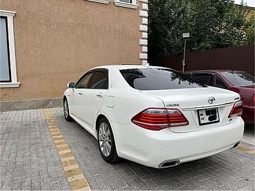 Toyota: Toyota Crown: 2010 г., Гибрид, Седан — 5
