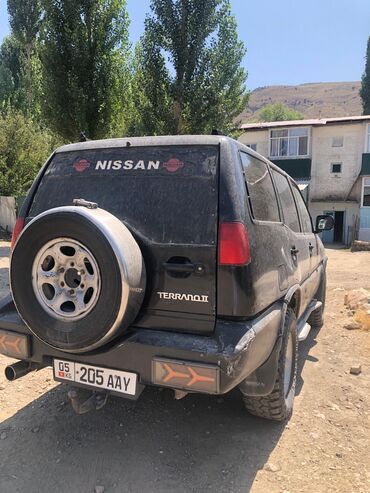 Nissan: Nissan Terrano: 1995 г., 2.4 л, Механика, Бензин, Внедорожник — 11