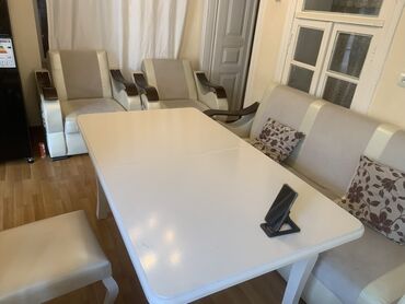 Qonaq otağı dəstləri: Ağ rəngdə yemək və qonaq otağı dəsti Komplektin tərkibi: - 1 ədəd — 3