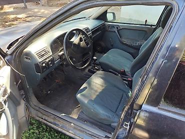 сиз 80: Opel Vectra: 1991 г., Седан — 5