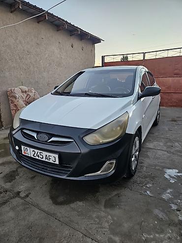 Hyundai Solaris: 2013 г., 1.6 л, Автомат, Бензин