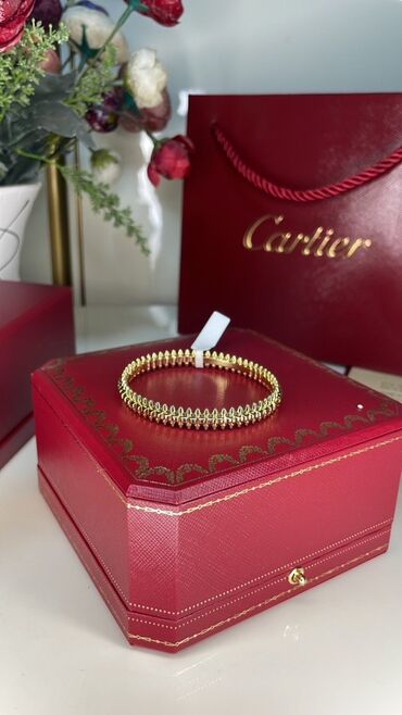 часы спортивные противоударные водонепроницаемые: Браслет Cartier в золотом цвете с узором. Копия золото. Браслет