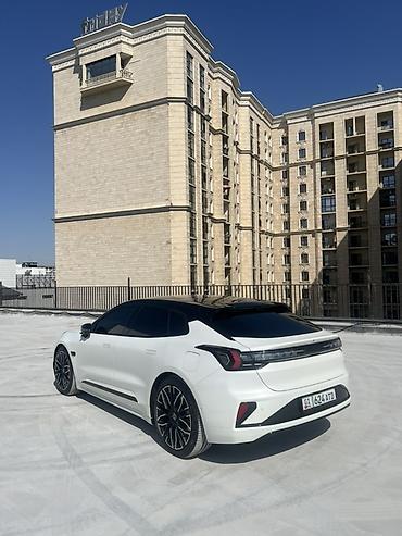 byd e2 2025: Zeekr 001: | 2024 г. Лифтбек — 5