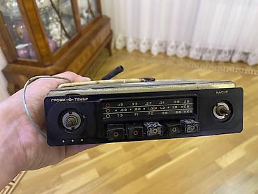 radiolar: Sovet istehsalı avtomobil maqnitofonu/radiosu Xüsusiyyətlər: - — 1