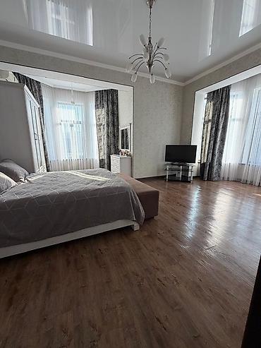 Продажа коттеджей и домов: 5 комнат, 230 м², 6 соток, Бишкек, Азия Молл Собственник — 23