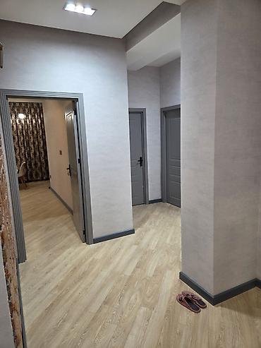 28 may: 28 May metrosuna bir neçə addım, Azadlıq prospektinə baxışlı mənzil — 8