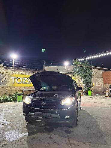 099 fara: Hyundai Santa Fe, qara rəng, benzinli SUV. Texniki və dizayn — 3