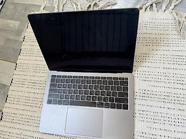 Apple MacBook: Apple MacBook Air 13 Ram: 16 GB Daxili yaddaş: 128 GB Rəng: Gümüşü — 7