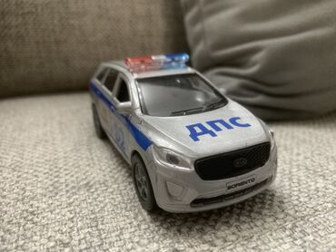 модели автомобилей: Игрушечная модель KIA Sorento «ДПС/Полиция» - Масштабная lalafo.kg да модели автомобилей: Игрушечная модель KIA Sorento «ДПС/Полиция» - Масштабная