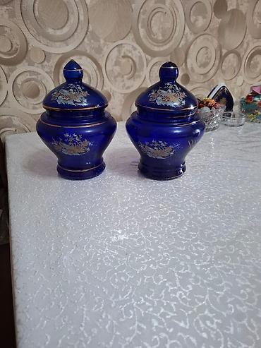 qənd qabı: Mavi kobalt şüşədən 2 ədəd dekorativ qapaqlı qab dəsti. - Material — 1