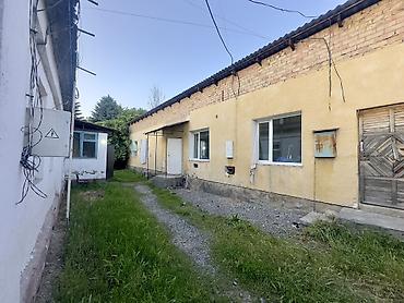 швейный цех на дом: Продаётся швейный цех 100 м2 с домом 70 м2, участок 4,5 соток, район — 1