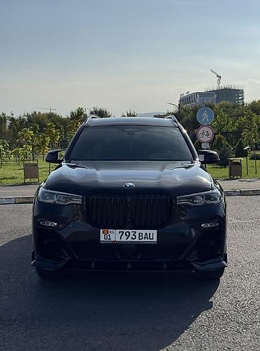 селтос 2022: BMW X7: 2022 г., 4.4 л, Автомат, Бензин, Внедорожник — 1