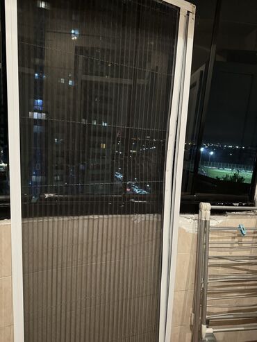 qapi ustu: Qapı setkası satılır defektləri var həyət baca uçun uygundu qitməti 25