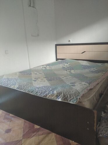 ������������������������ �������������� �� �������������� �������� в Кыргызстан | Кровати: Срочно продаю спальный гарнитур (диван). Состояние 3 из 5.В подарок