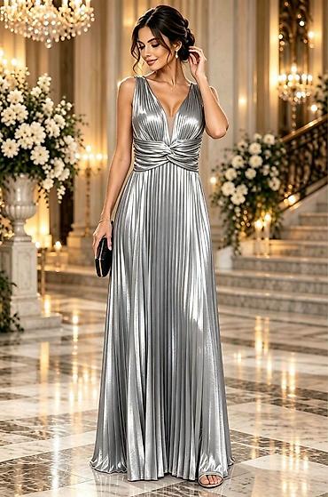 tom tailor torbice: ✨️Glamurozne plisirane haljine ✨️
Cena 3900
Uni vel.
Vel.33 — 2