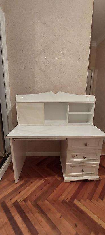 tel masa: N17 Yazi masasi 60azn. Tecili satilir. Unvan Azadliq pr. *N17 — 1