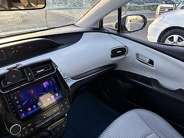 Toyota: Toyota Prius: 2019 г., 1.8 л, Автомат, Гибрид — 4