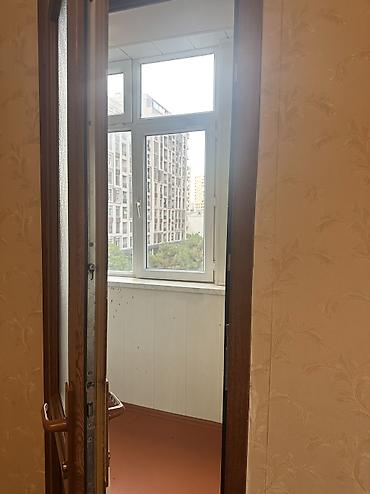 binə ev satisi: 1 otaqdan iki otağa düzəlib mənzil mətbəxdə qaz plitəsi,otaqda — 6