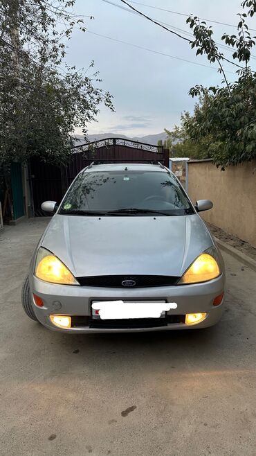 срочно продаю в связи с переездом: Ford Focus: 2000 г., 1.8 л, Механика, Дизель, Универсал