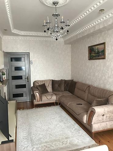 Otaqların satışı: 3 otaqlı mənzil – interyer və mebel ilə - Yataq otağı: geniş pəncərə — 12