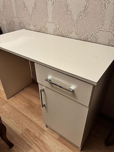komputer sekilleri: Ağ rəngdə kompakt iş/oxu masası - Material: laminat/LDSP səth — 2