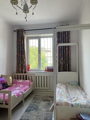 Продажа полдома: Продаю уютное пространство для большой и дружной семьи. Если вашего — 11