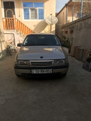 opel ölüxana: Opel Vectra: 2 l | 1990 il Sedan