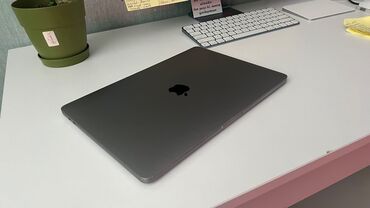 Apple MacBook: Apple MacBook, 13.3 ", Intel Core i5, 256 GB — 20