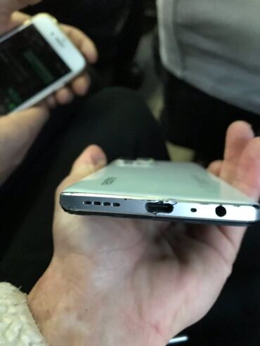 Realme: Realme 9, Б/у, 128 ГБ, цвет - Серебристый — 2