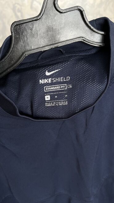 Футболки: Мужская футболка, M (EU 38), Nike, Б/у, цвет - Синий, Самовывоз at lalafo.kg Футболки: Мужская футболка, M (EU 38), Nike, Б/у, цвет - Синий, Самовывоз