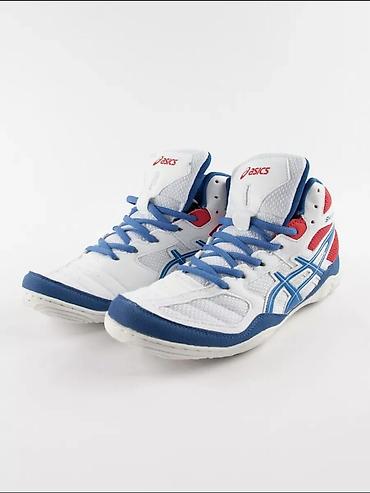 Кроссовки ASICS для зала/борьбы (индор): легкие, гибкие и дышащие. -