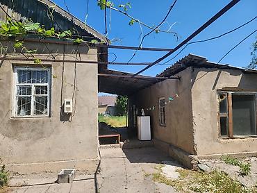 Продажа коттеджей и домов: Продаётся дом 10соток в городе Кара-Балта по улице Владимировой — 10
