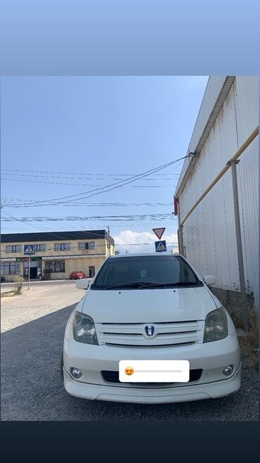 машина алам арзан: Toyota ist: 2004 г., 1.3 л, Автомат, Бензин, Хетчбек