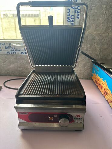 Аппараты для льда: Toster satilir 180azn. 1 ay islenib. 300dereceye qeder istilik verir