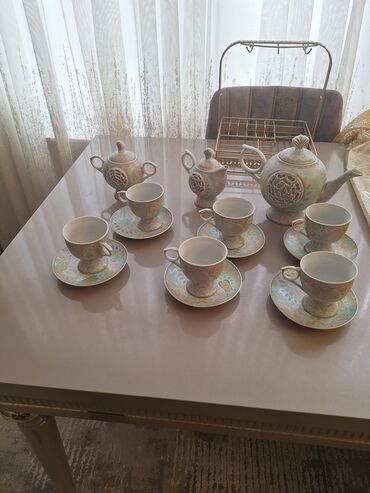 Digər süfrə qabları: Çay dəsdi. İşlənməyib. qiyməti 50 Manat