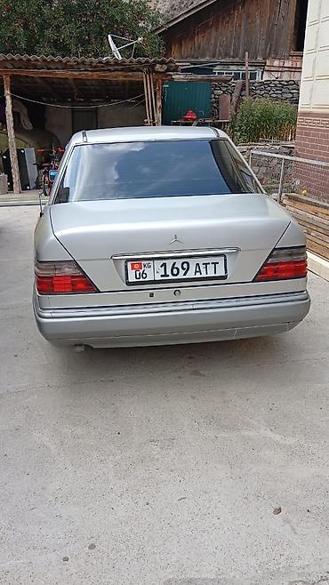 крылья на мерс 124: Mercedes-Benz W124: 1994 г., 2.2 л, Механика, Бензин, Седан — 1