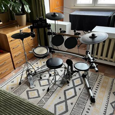 электронный барабан: Продаю электронную барабанную установку Yamaha DTX-550K Комплект