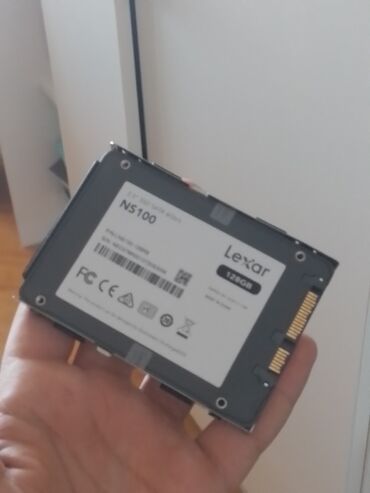 Masaüstü kompüterlər və iş stansiyaları: Daxili SSD disk 120 GB, 2.5"