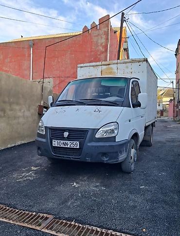 qaz 69: Yükdaşıma üçün iri həcmli kuzovlu yük maşını. Xüsusiyyətlər: - Qapalı — 1