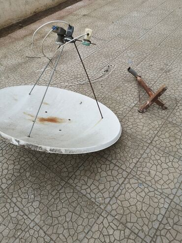 peyk anteni: Antena, komplekt qalovka və ktanshteyn üstündə verilir