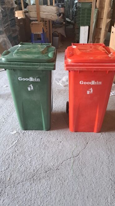 Tullantı qabları: Müxtəlif ölçülərdə və rənglərdə Goodbin zibil qutuları. Bu zibil — 8